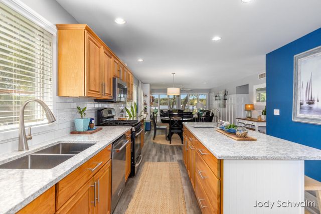 7121 Hass Drive NE, Comstock Park, MI 49321