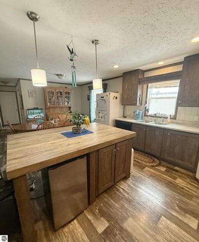 1304 Powder Horn Drive, Mt Pleasant, MI 48858