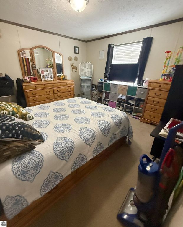 Image 11 of property listing at 1304 Powder Horn Drive, Mt Pleasant, MI 48858