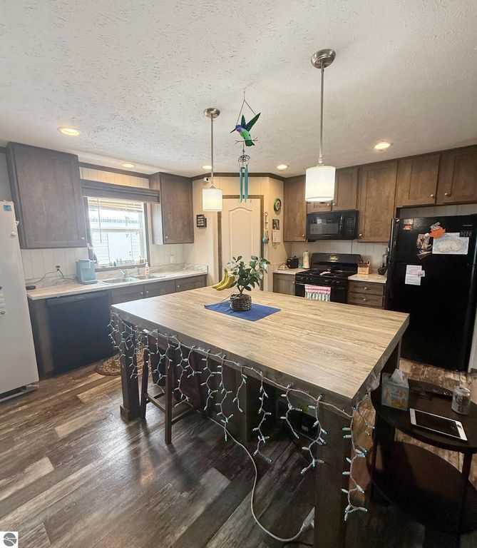 Image 3 of property listing at 1304 Powder Horn Drive, Mt Pleasant, MI 48858