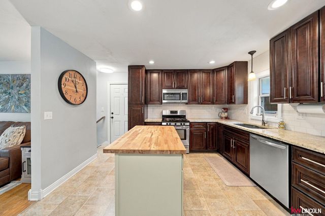 3016 Prairie Road, Lincoln, NE 68056
