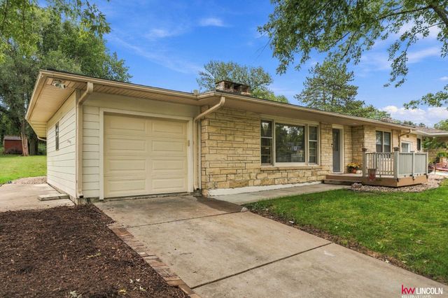 3016 Prairie Road, Lincoln, NE 68056