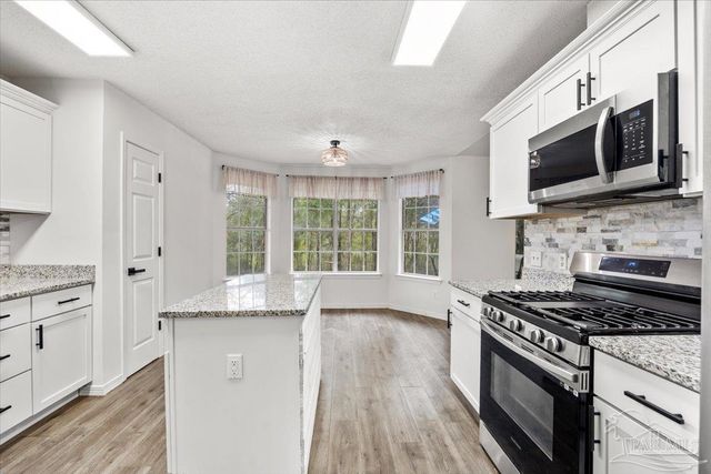 3905 Deerwood Cir, Pace, FL 32571