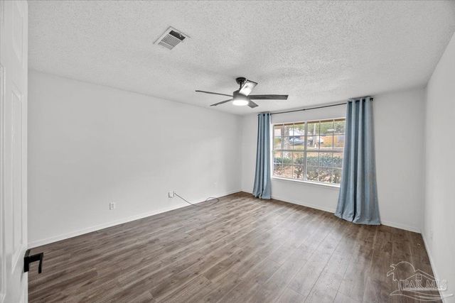 3905 Deerwood Cir, Pace, FL 32571