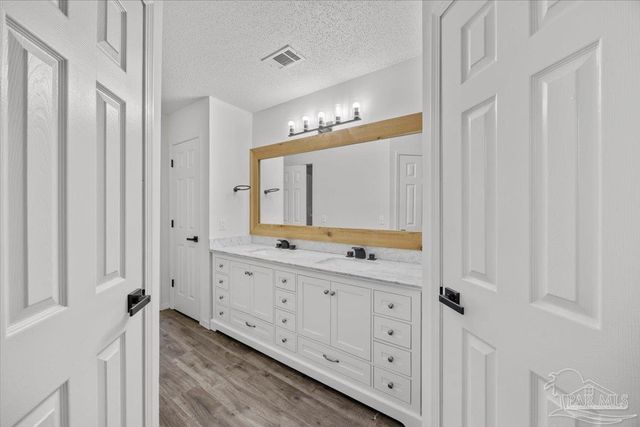 3905 Deerwood Cir, Pace, FL 32571