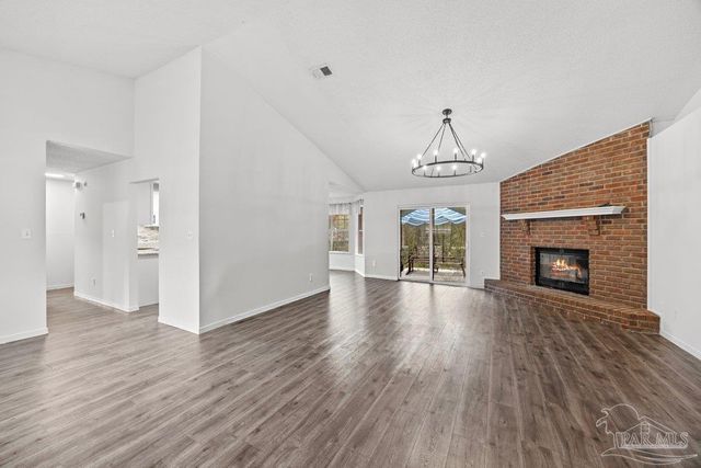 3905 Deerwood Cir, Pace, FL 32571