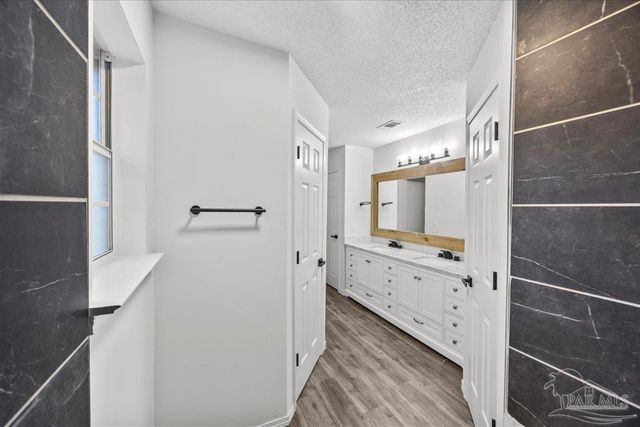 3905 Deerwood Cir, Pace, FL 32571