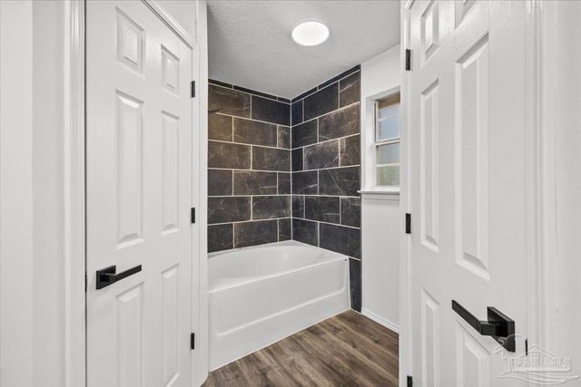 3905 Deerwood Cir, Pace, FL 32571