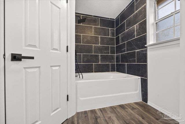 3905 Deerwood Cir, Pace, FL 32571