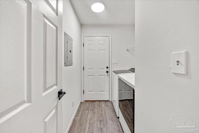 3905 Deerwood Cir, Pace, FL 32571