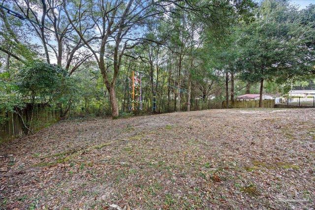 3905 Deerwood Cir, Pace, FL 32571