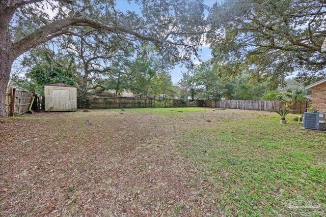 3905 Deerwood Cir, Pace, FL 32571