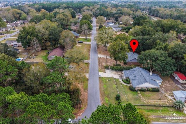 3905 Deerwood Cir, Pace, FL 32571