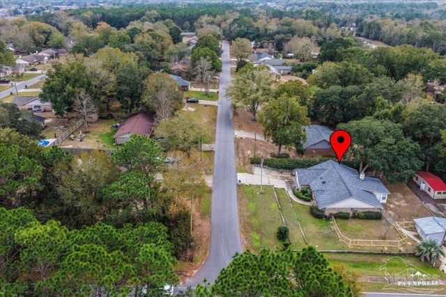 3905 Deerwood Cir, Pace, FL 32571