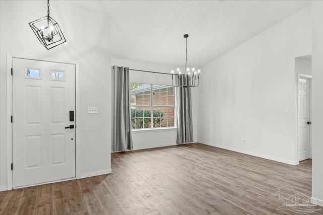 3905 Deerwood Cir, Pace, FL 32571