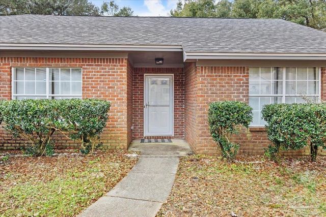 3905 Deerwood Cir, Pace, FL 32571