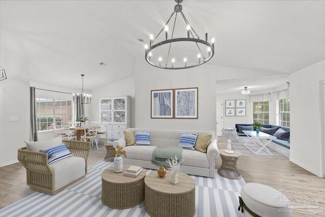 3905 Deerwood Cir, Pace, FL 32571