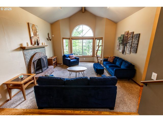 2660 BOWMONT Dr, Eugene, OR 97405