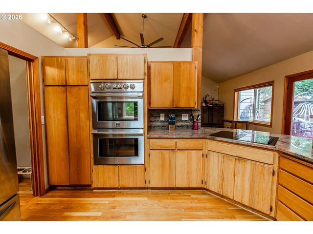 2660 BOWMONT Dr, Eugene, OR 97405