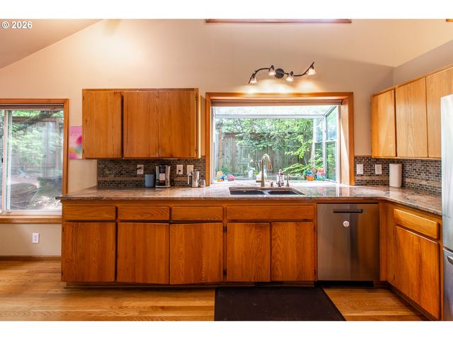 2660 BOWMONT Dr, Eugene, OR 97405