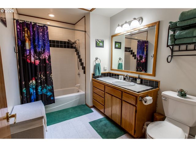 2660 BOWMONT Dr, Eugene, OR 97405