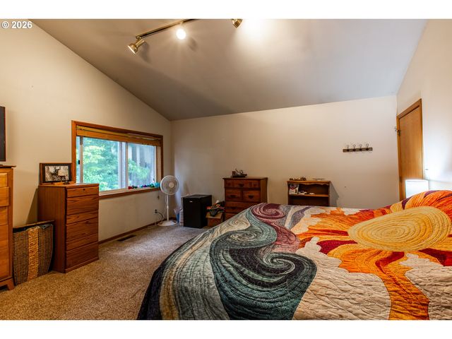 2660 BOWMONT Dr, Eugene, OR 97405