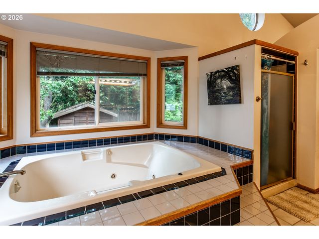 2660 BOWMONT Dr, Eugene, OR 97405