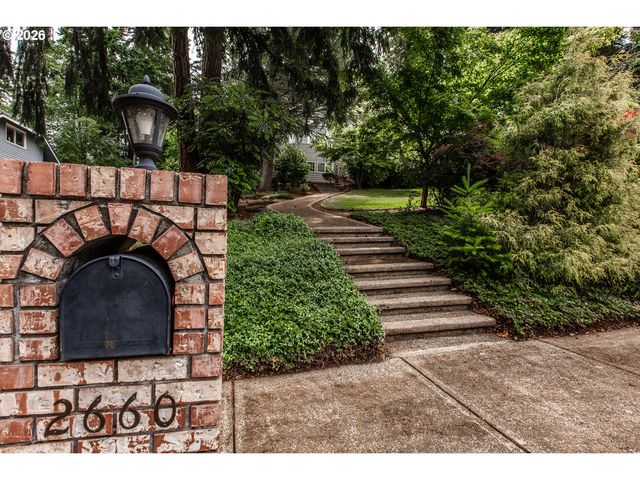 2660 BOWMONT Dr, Eugene, OR 97405