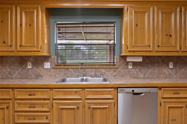 22916 E Martin Drive, Porter, TX 77365