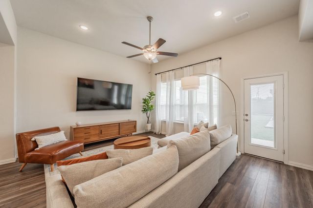 2725 Henson Lane, Garland, TX 75040