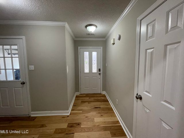 9004 Lakeside Cove, Olive Branch, MS 38654