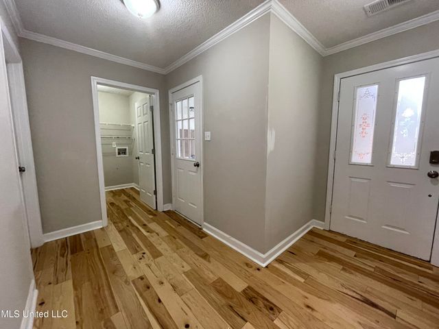 9004 Lakeside Cove, Olive Branch, MS 38654