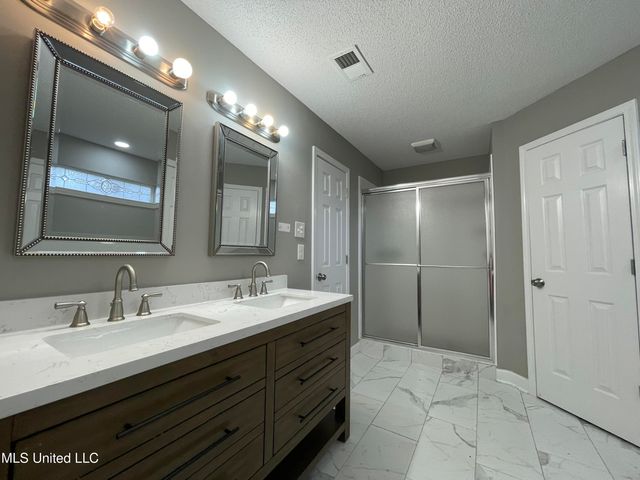 9004 Lakeside Cove, Olive Branch, MS 38654