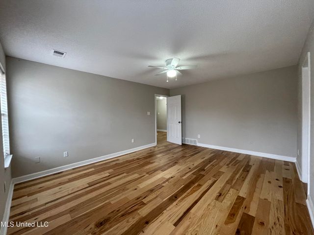 9004 Lakeside Cove, Olive Branch, MS 38654