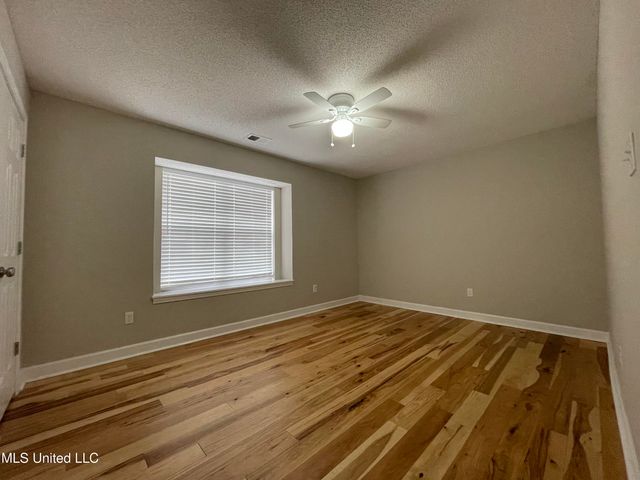 9004 Lakeside Cove, Olive Branch, MS 38654