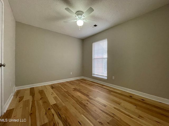 9004 Lakeside Cove, Olive Branch, MS 38654