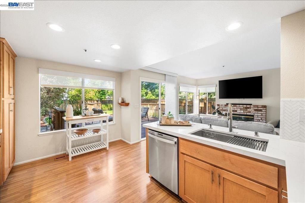 Image 16 of property listing at 679 Jeannie Way, Livermore, CA 94550