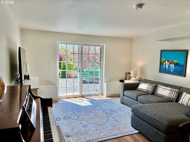 990 BRIDGE VIEW Ct, Astoria, OR 97103