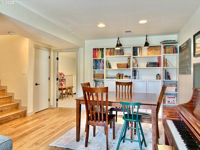 990 BRIDGE VIEW Ct, Astoria, OR 97103