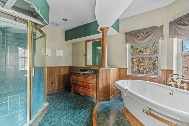 2 Bridle Way, Pawling, NY 12564