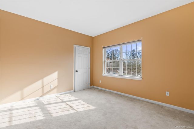 2 Bridle Way, Pawling, NY 12564