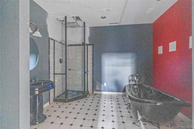 2 Bridle Way, Pawling, NY 12564