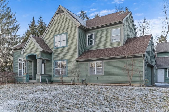 2 Bridle Way, Pawling, NY 12564