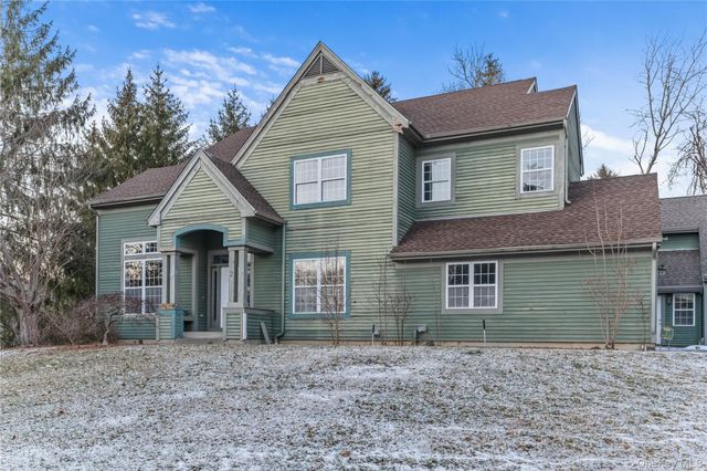 2 Bridle Way, Pawling, NY 12564