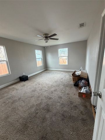 809 E Mulkey Street, Fort Worth, TX 76104