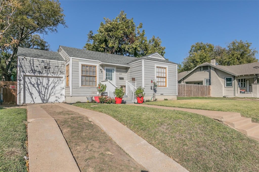 809 E Mulkey Street, Fort Worth, TX 76104