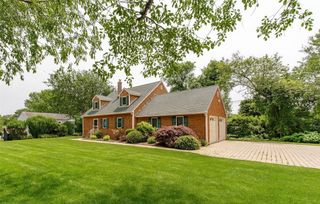 10 Cross Road, Narragansett, RI 02882
