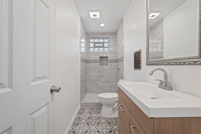 5207 Glenwood Ave, Hazelwood, PA 15207