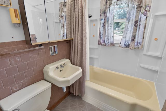 940 NE 51st Avenue, Des Moines, IA 50313