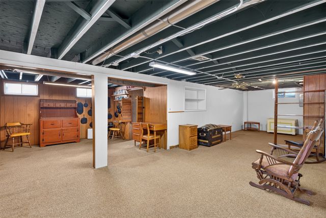 940 NE 51st Avenue, Des Moines, IA 50313